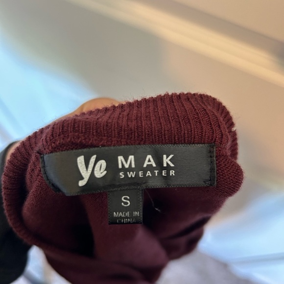 Maroon crop button up sweater - Picture 4 of 4